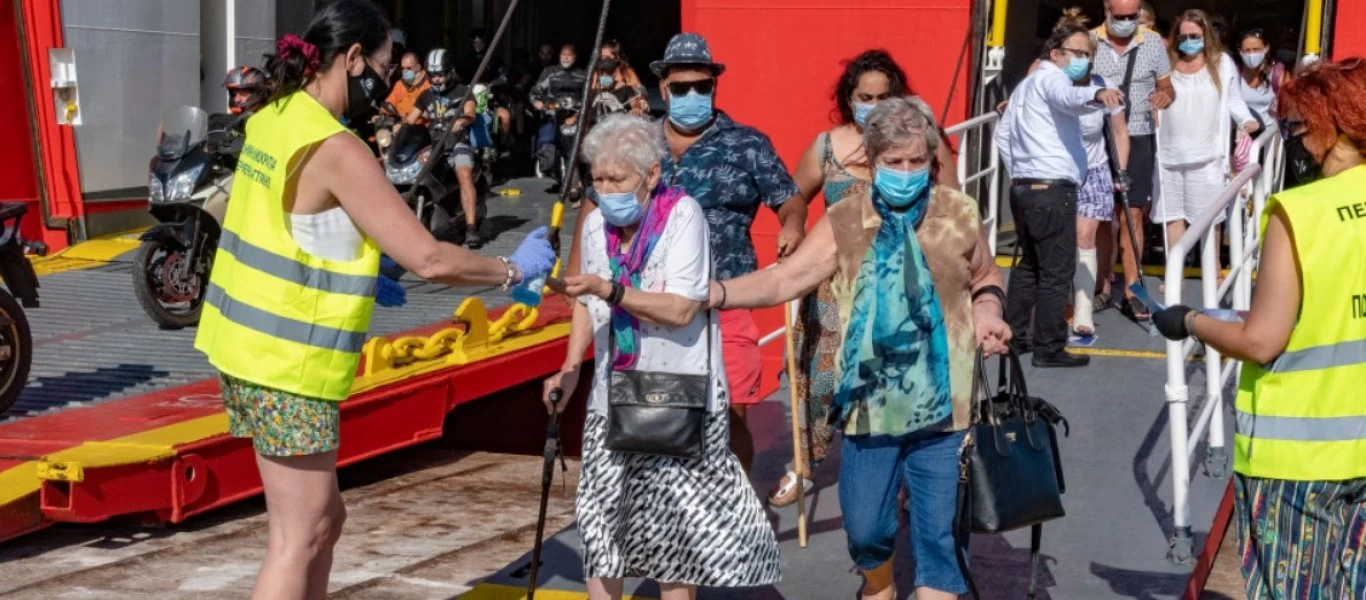 Κορωνοϊός: Αυστηροποιούνται οι έλεγχοι στα λιμάνια ενόψει Πάσχα